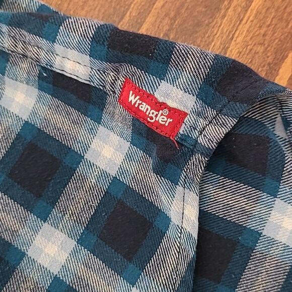 Wrangler plaid 2XT button up long sleeved shirt - Picture 5 of 9